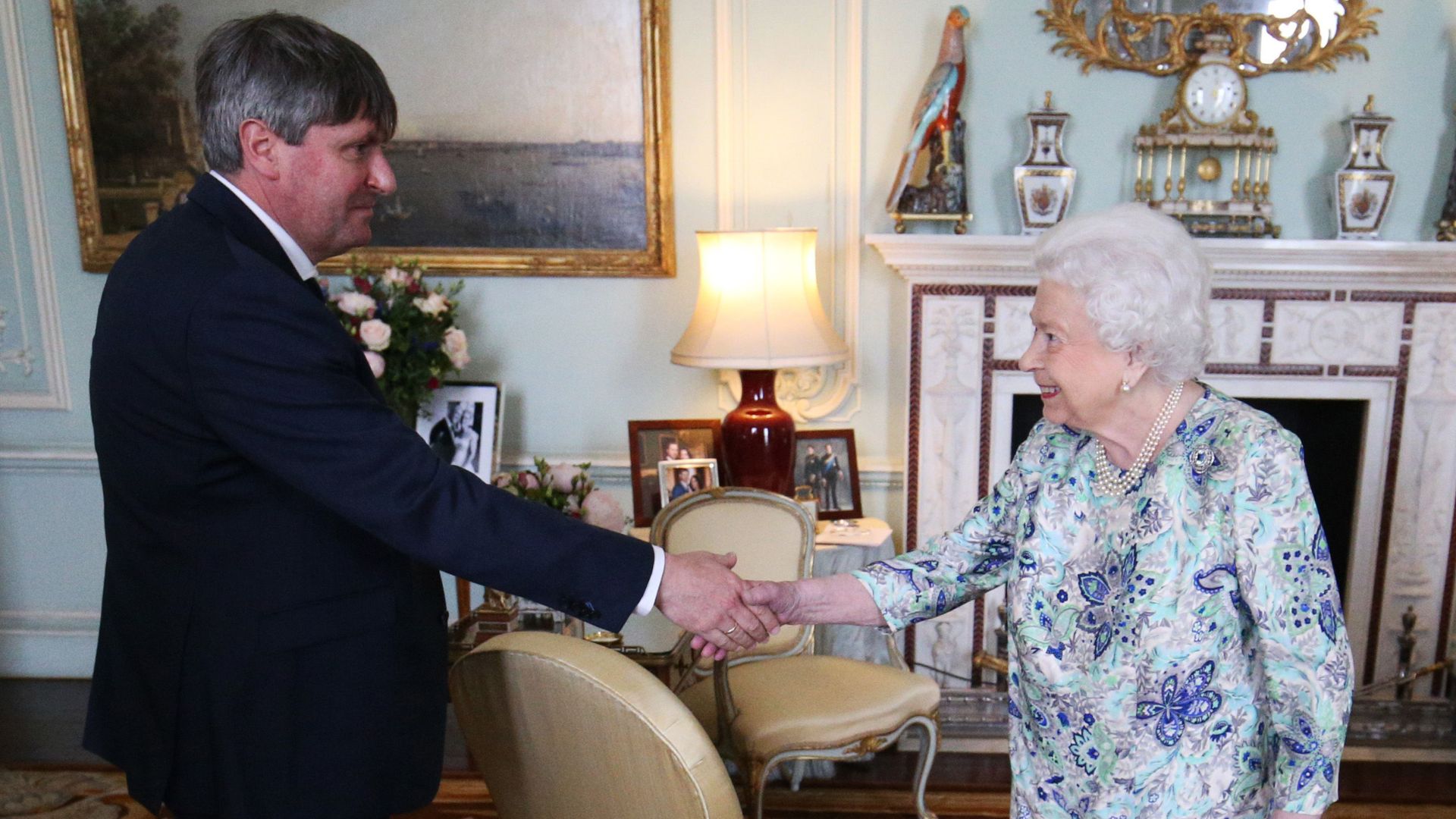 Simon Armitage and Queen Elizabeth II