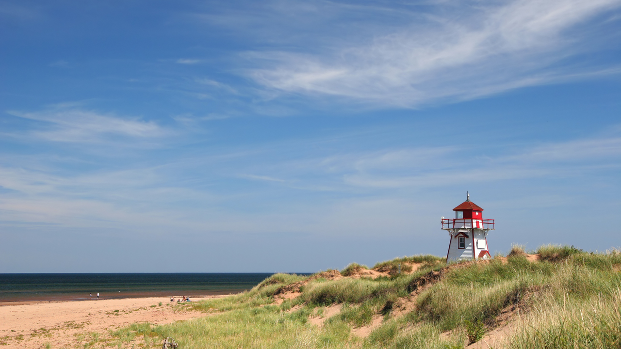 The red and white lighthouse at Dalvay