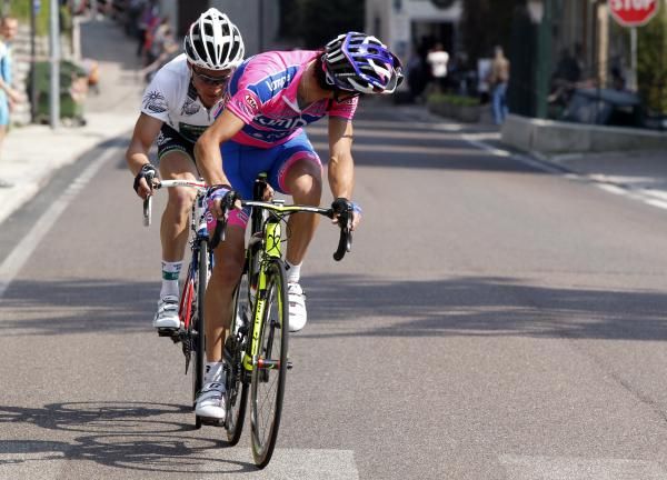 Michele Scarponi (Lampre-ISD) looks back to see the damage behind.