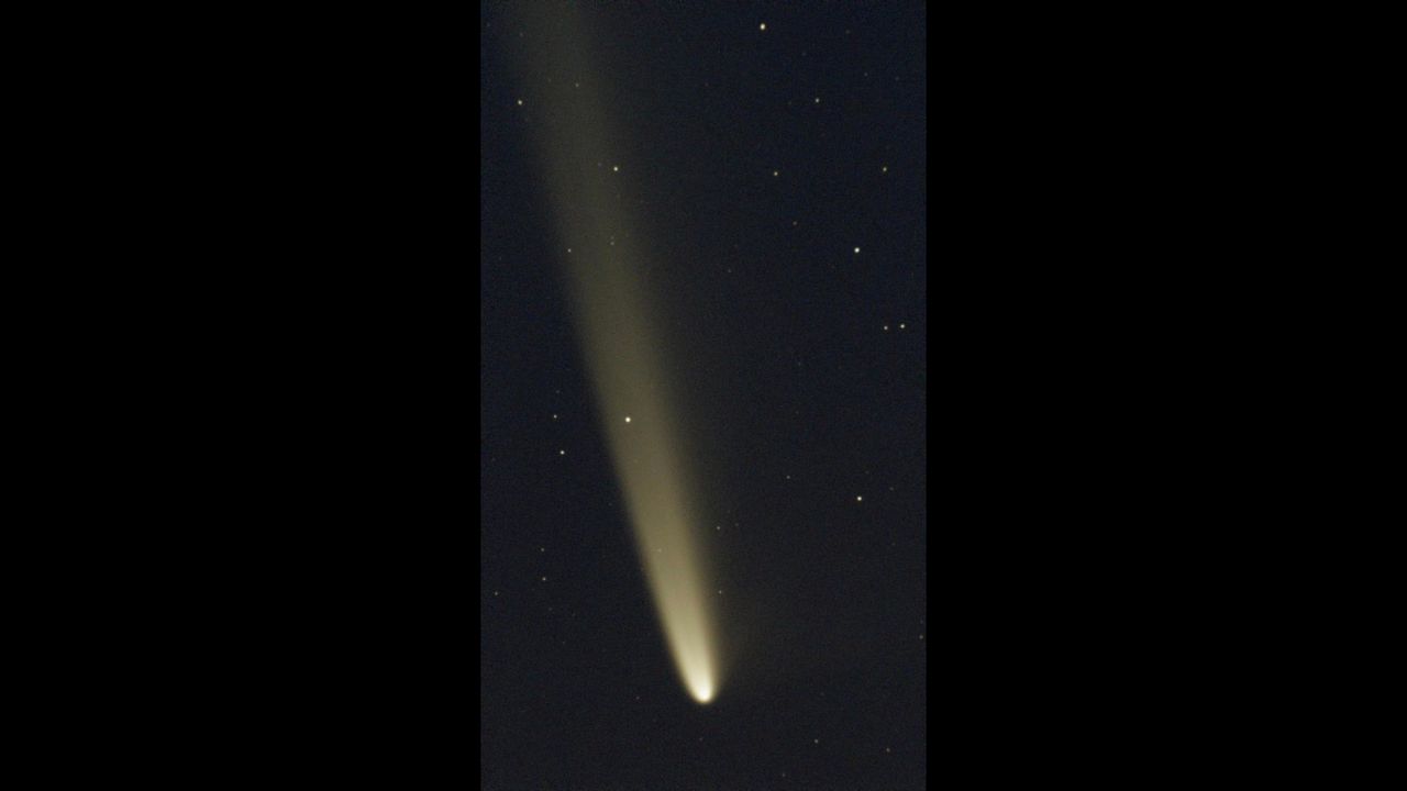 Amateur Colin Drescher imaged the comet from Jacob Well, Queensland, Australia on September 25th at 18:30 UT. Imaged with a ZWO Seestar S50, 35 x 5s exposures.