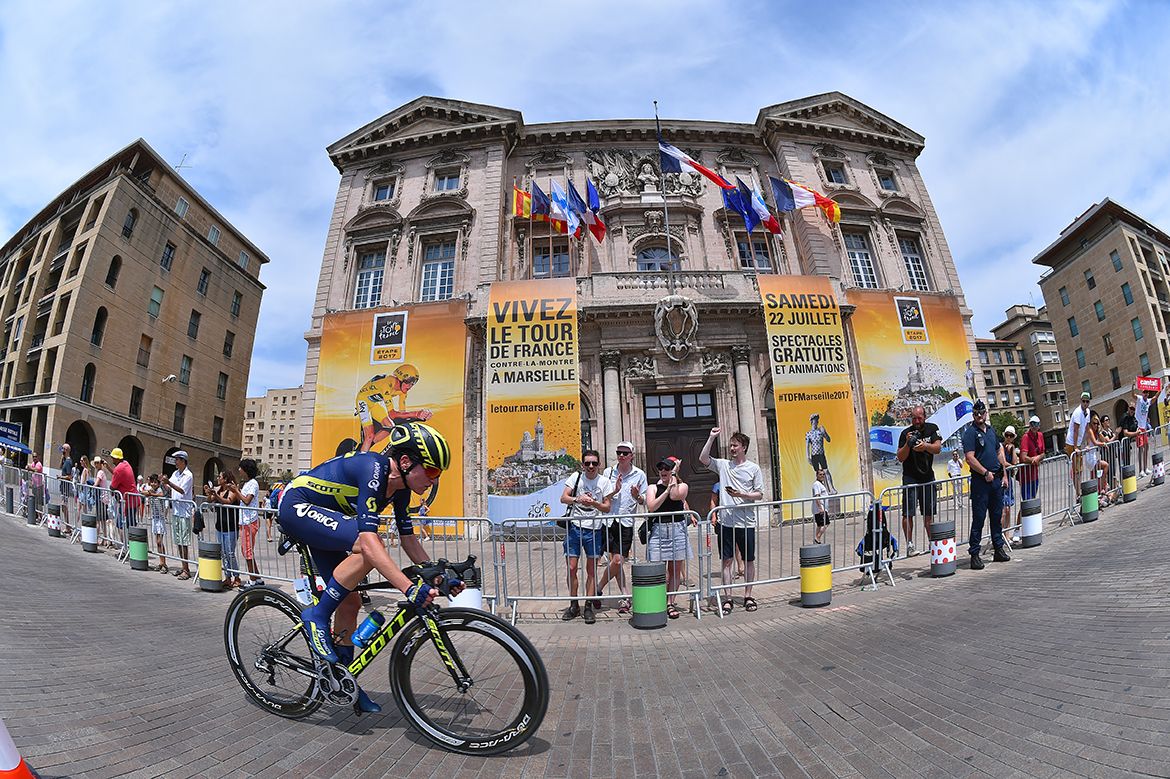 Annemiek van Vleuten on the way to winning La Course