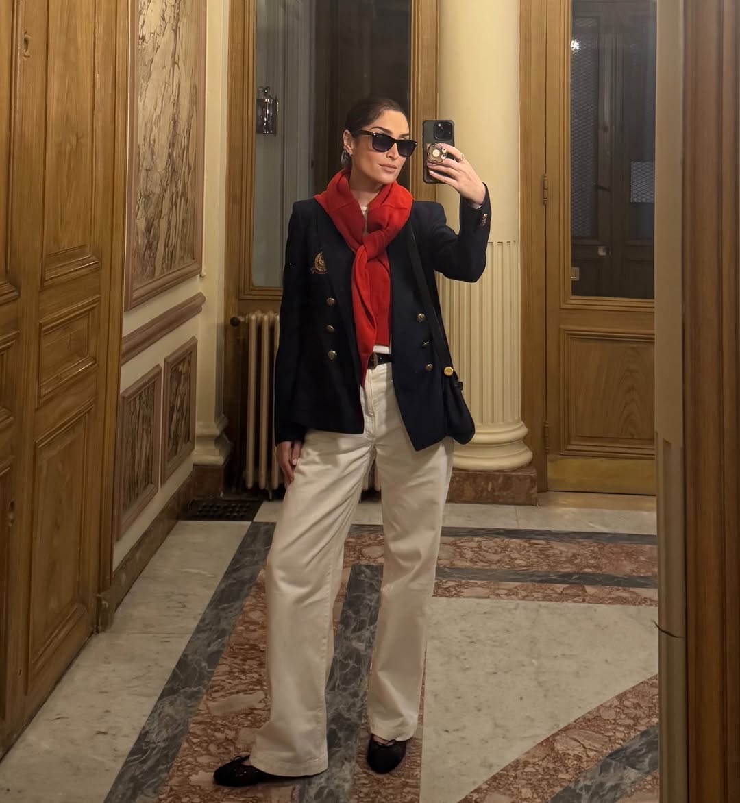 G&amp;eacute;raldine Boublil in a black blazer