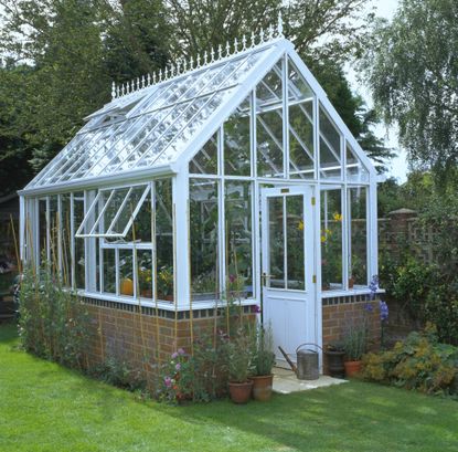 How to choose a greenhouse | Gardeningetc