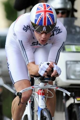 Bradley Wiggins (Team Sky) shows his time trialing skills