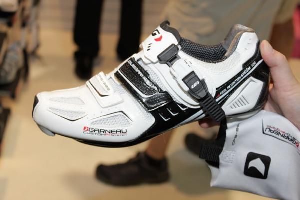 The CFS-300 (Custom Fit System) offers riders a US$299.99 package that's heat moldable at home and weighs less than 300g per shoe.