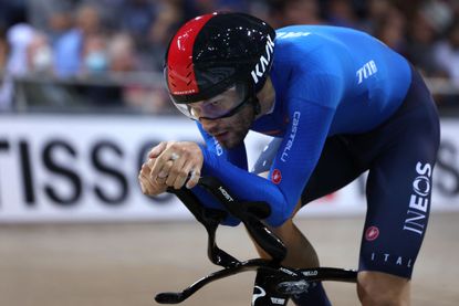 Filippo Ganna sets new individual pursuit world record at UCI Track World Championships 2022