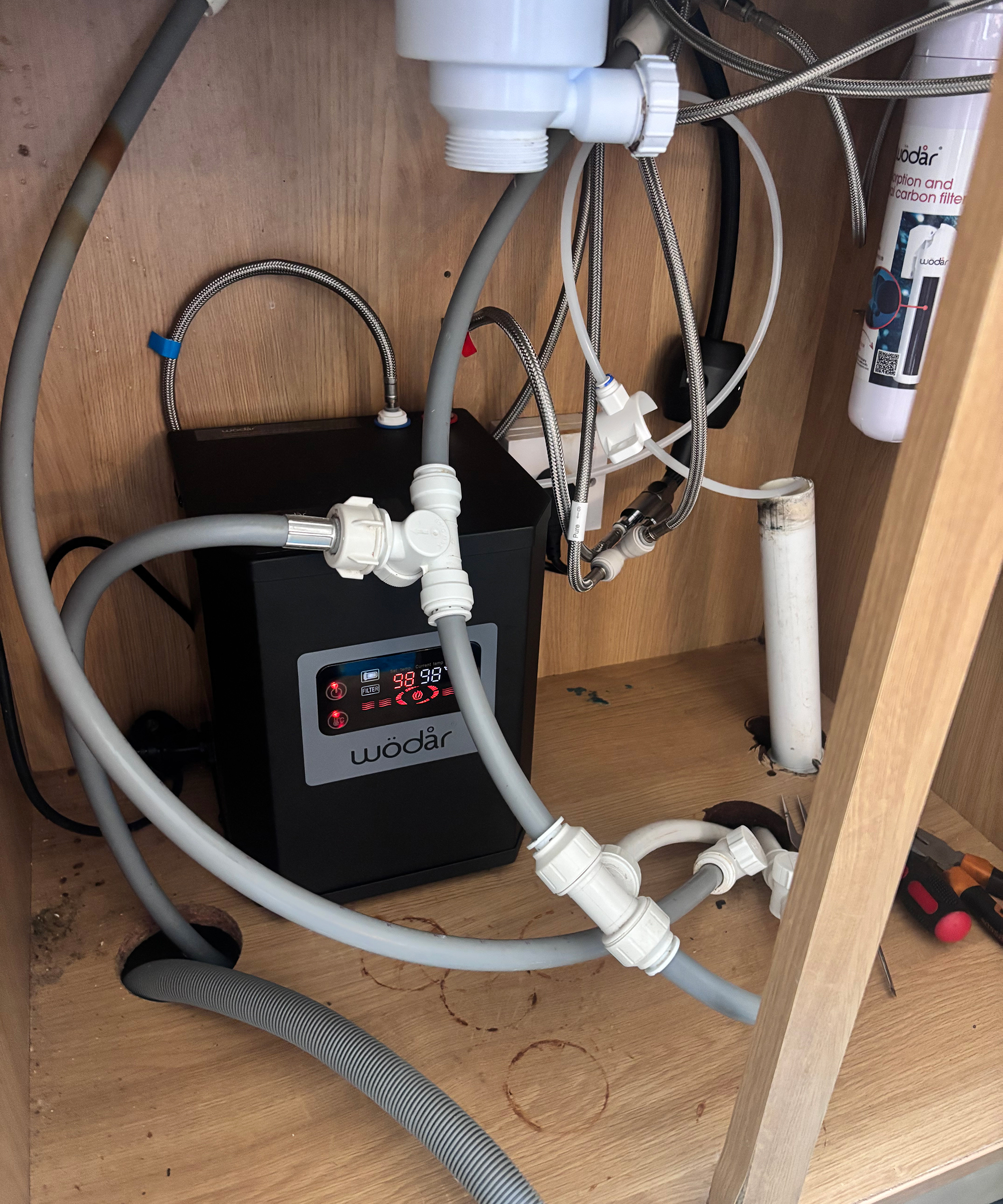 boiling water tap heater tank under sink