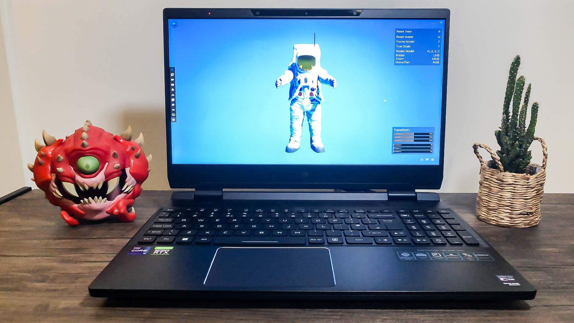 Acer Predator Helios 300 en el escritorio