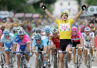 Fabian Cancellara wins the stage to Compiegne in the 2007 Tour de France