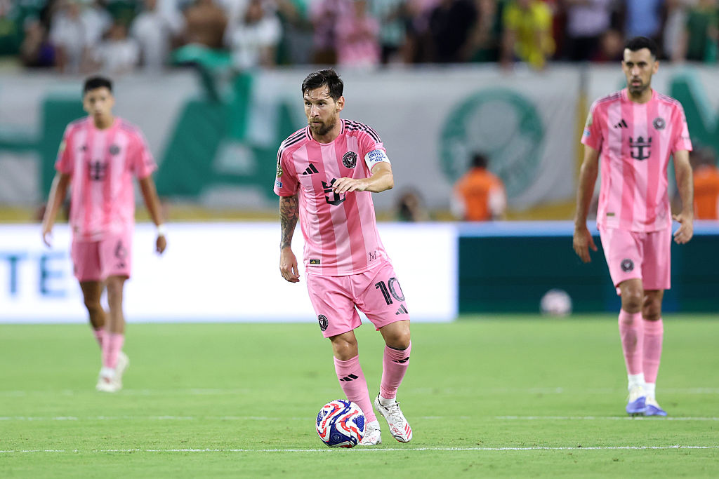 Lionel Messi #10 of Inter Miami CF controls the ball during the FIFA Club World Cup 2025 group A match between Internacional CF Miami and SE Palmeiras at Hard Rock Stadium on June 23, 2025 in Miami Gardens, Florida.