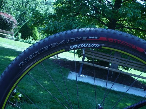 Specialized Renegade 29 x 1.95" tires were on the front and rear of our pre-production bike.