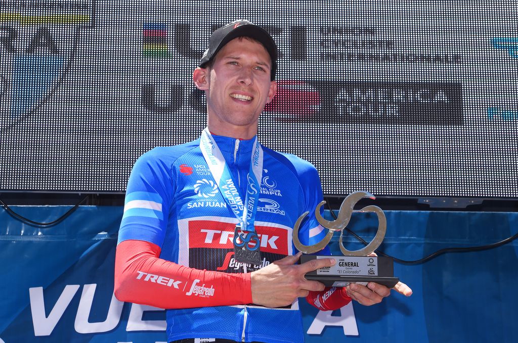 Bauke Mollema (Trek-Segafredo) with his prize and leader's jersey