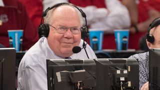 Verne Lundquist broadcasting in 2017