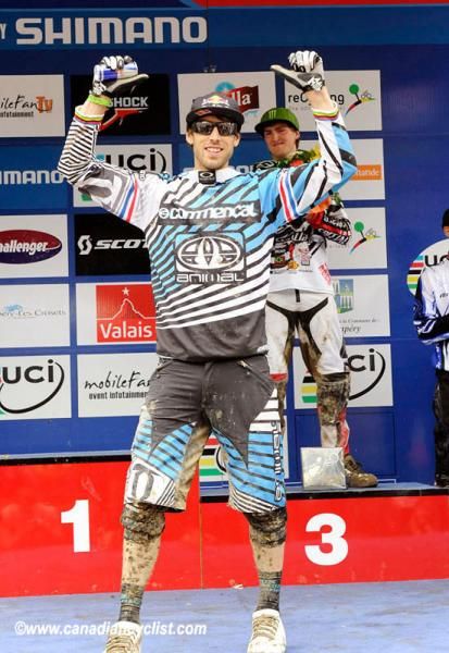 Winner Gee Atherton (Commencal)