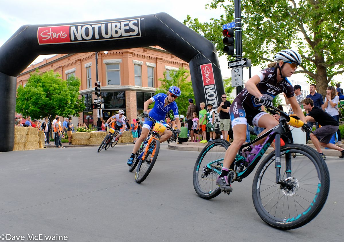 Amy Biesel (Team Ridebiker) is followed by Maghalie Rochette (Luna Pro Team) on the second lap of the race.