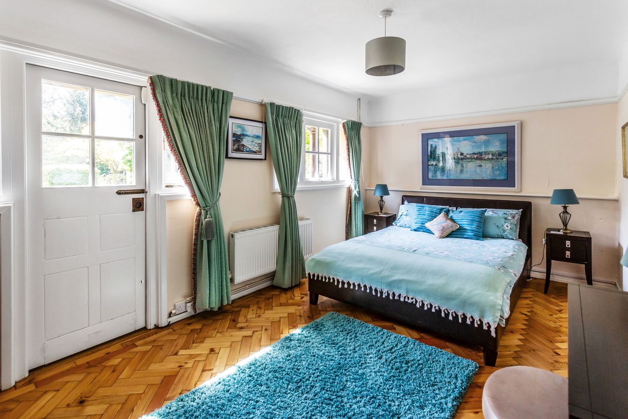 Images of Deerpark, East Grinstead