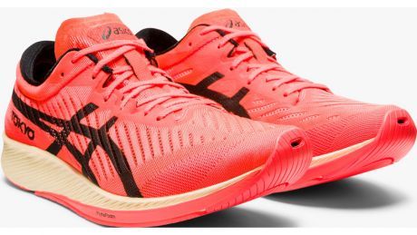 Asics Metaracer Running Shoes Review: A New Type Of Carbon Plate Contender  | Coach