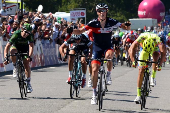 Sylvain Chavanel (IAM Cycling) takes the win