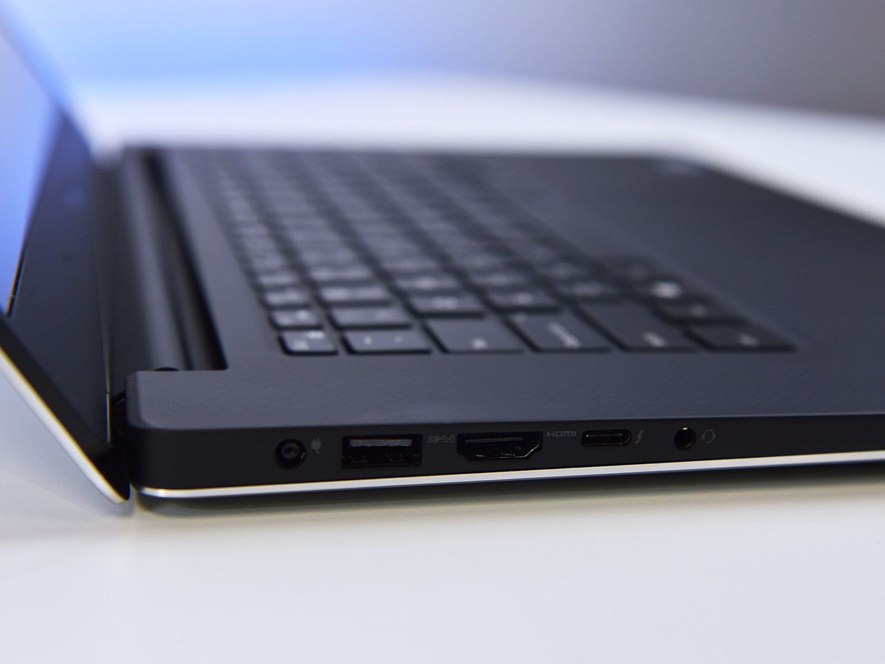 Dell XPS 15 (9560)