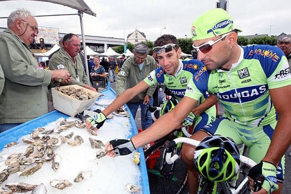 Liquigas fills up the musettes