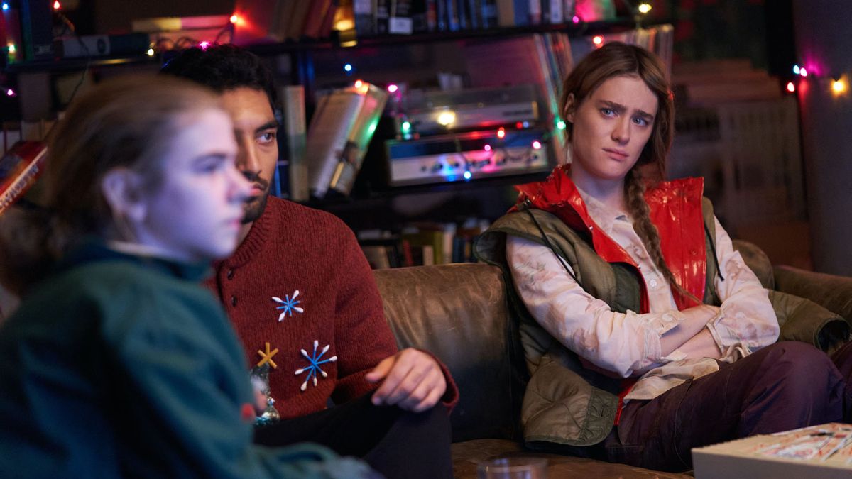 Matilda Lawler, Nabhaan Rizwan and Mackenzie Davis in Station Eleven