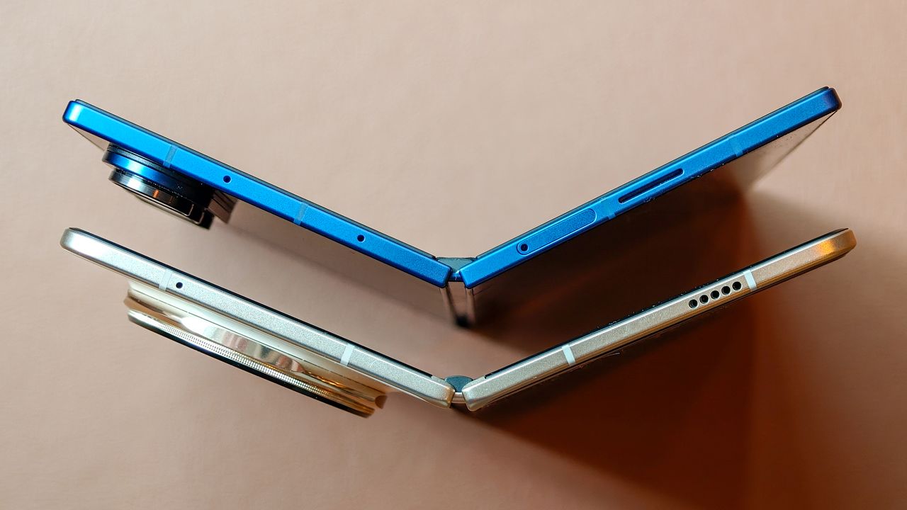 A photo of the Honor Magic V5 and Samsung Galaxy Z Fold 7