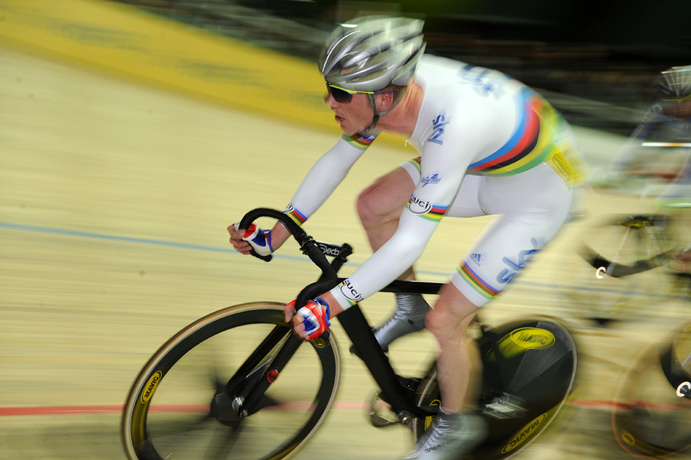 Ed Clancy, omnium scratch race, European Track Championships 2010, day 3