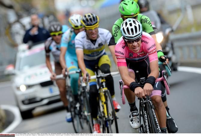 Rigoberto Uran (Omega Pharma QuickStep) cracked on the final climb and lost the maglia rosa