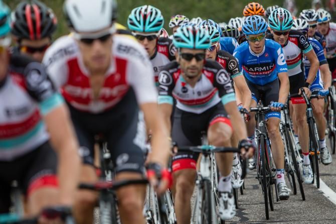 Tom Danielson (Garmin-Sharp) cruising along back in the bunch