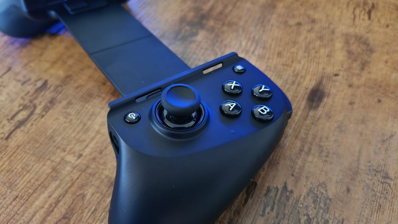The face buttons and thumbstick of the Razer Kishi V3 Pro