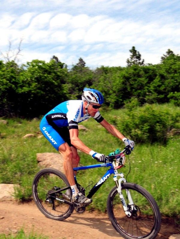 Carl Decker (Giant) descends in 10th place.
