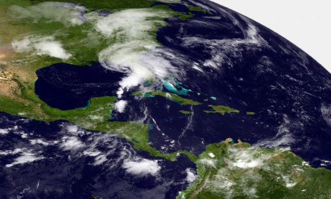 Tropical Storm Andrea intesified in the Gulf of Mexico before hitting Florida, and it&amp;#039;s now heading up the East Coast. 