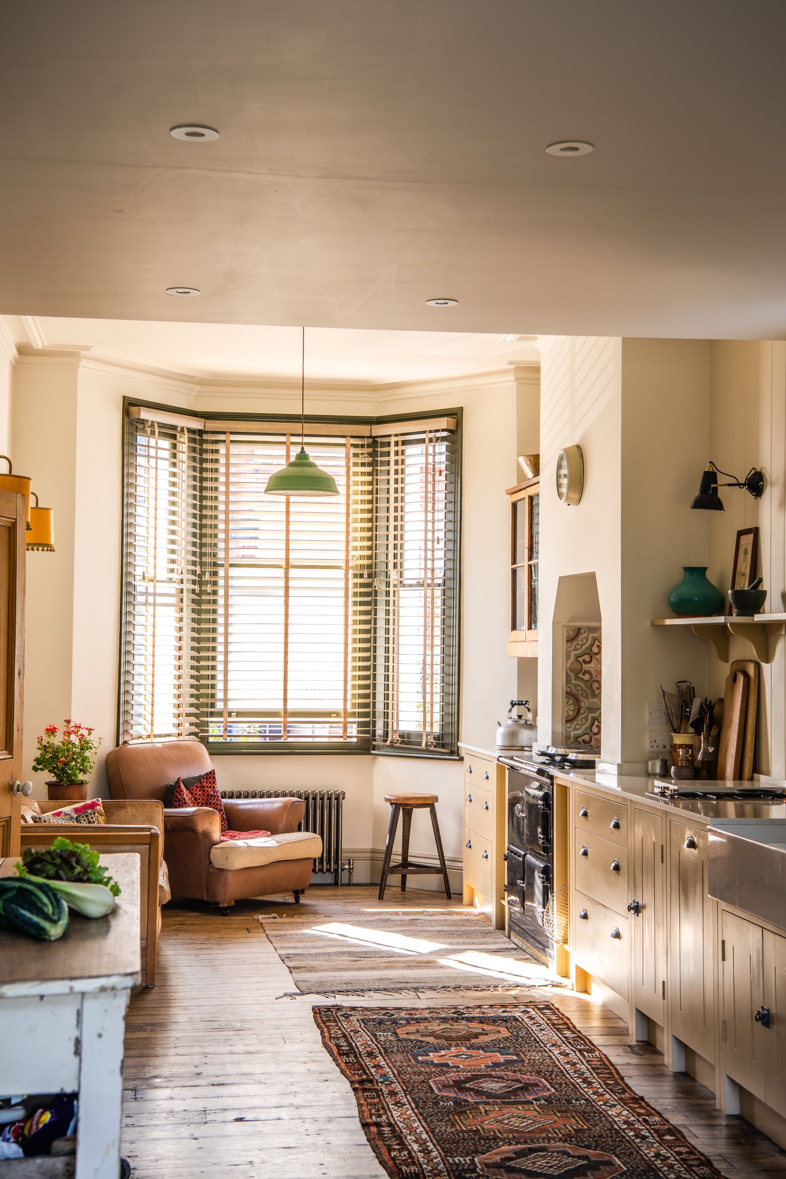 10 beige kitchens that prove this neutral back for 2025 | Homes and Gardens