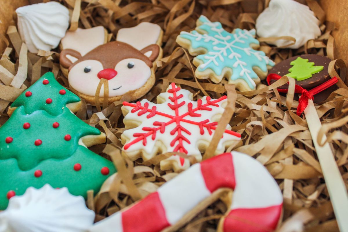 Christmas tree cookies – festive biscuits that double up as tree decor