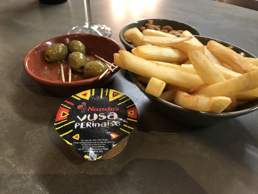 heres-what-everything-on-the-new-veggie-friendly-nandos-menu-tastes-like-1556669720-JfDe-column-width-inline