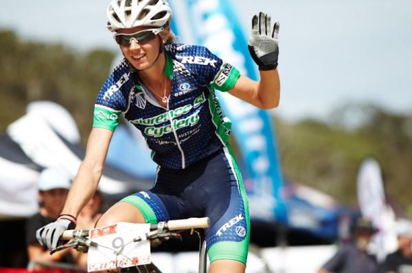 Jenny Fay finishes 20 seconds back for a strong 2nd place in the Womens SCC.