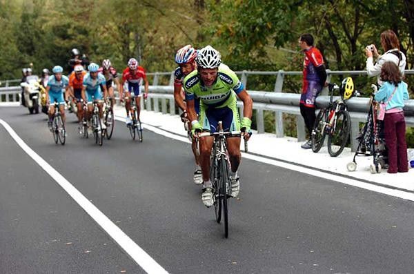 Danilo Di Luca (Liquigas) started the attack that led to Bettini's counter