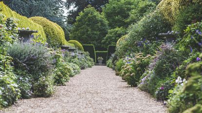regency style garden