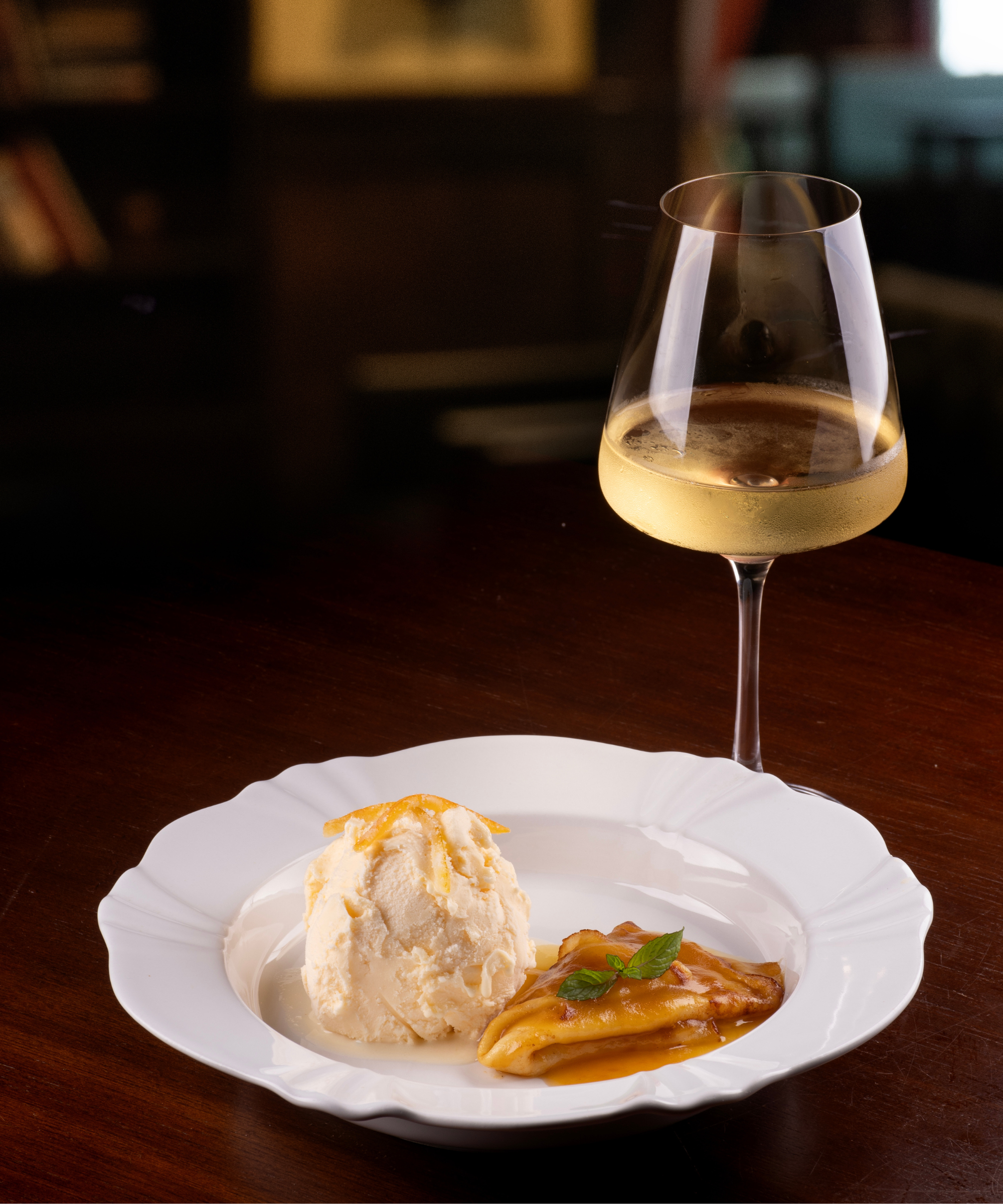 White wine and vanilla ice cream