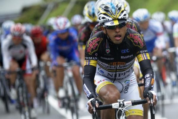 D'Angelo &amp; Antenucci-Nippo do their best to control the stage