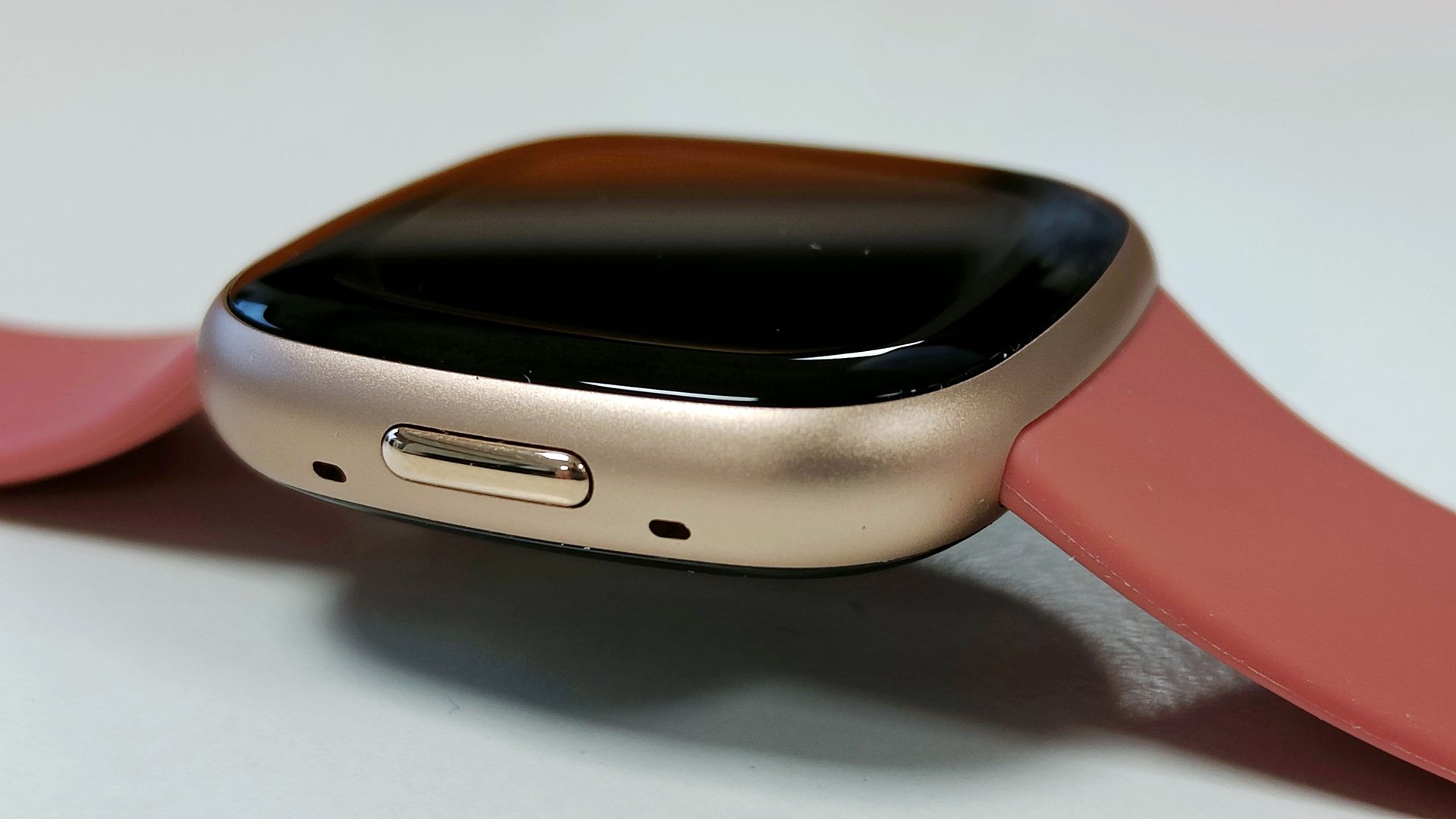 Fitbit Versa 3 vs Versa 4 Which is the Better Smartwatch? US Today News