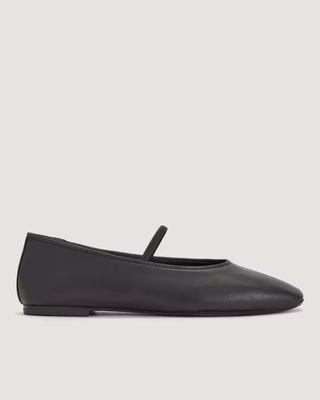 Black ballet flats