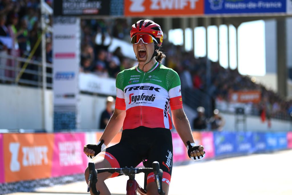ROUBAIX FRANCE APRIL 16 Elisa Longo Borghini of Italy and Team Trek Segafredo celebrates winning in the Roubaix Velodrome Vlodrome Andr Ptrieux during the 2nd ParisRoubaix 2022 Womens Elite a 1247km one day race from Denain to Roubaix ParisRoubaixFemmes ParisRoubaix on April 16 2022 in Roubaix France Photo by Tim de WaeleGetty Images