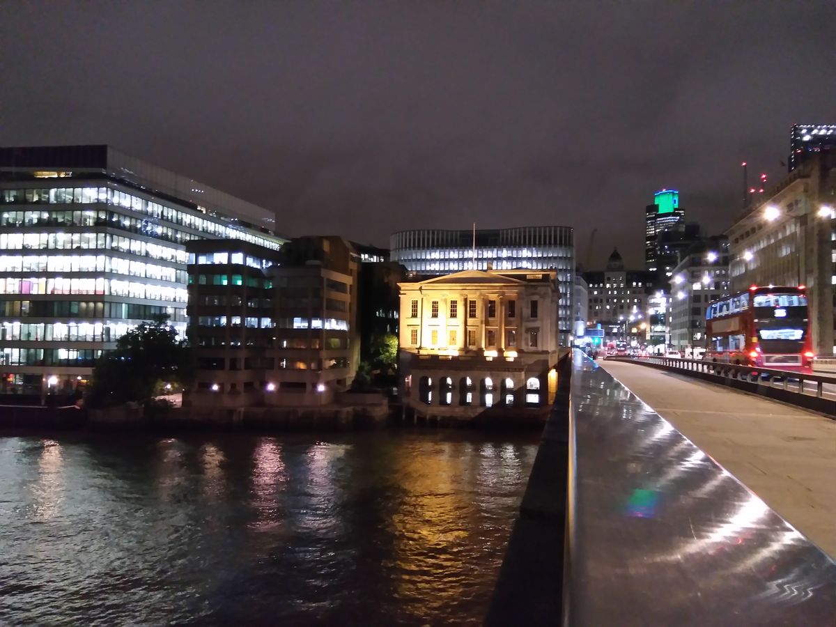 Low light shots can lack clarity, with images looking a little muddy