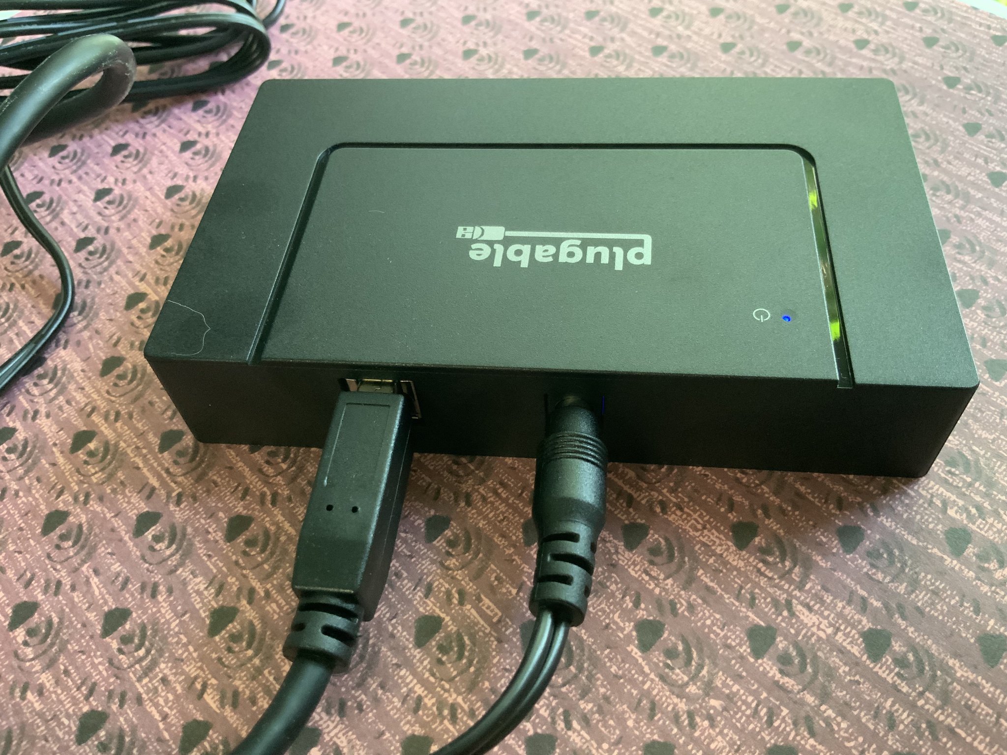 Plugable 7-Port Data and Charging Hub review: Add seven USB-A ports to ...