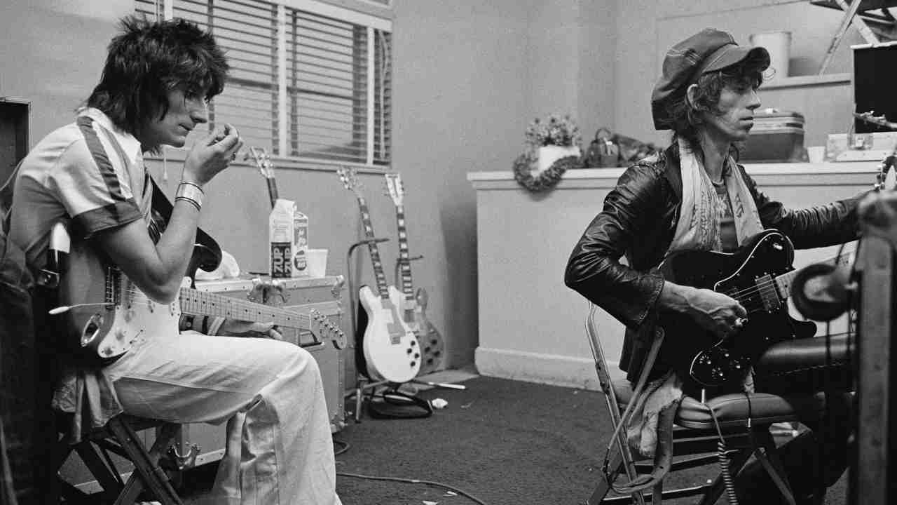 Ronnie Wood and Keith Richards backstage at a Rolling Stones gig in 1975