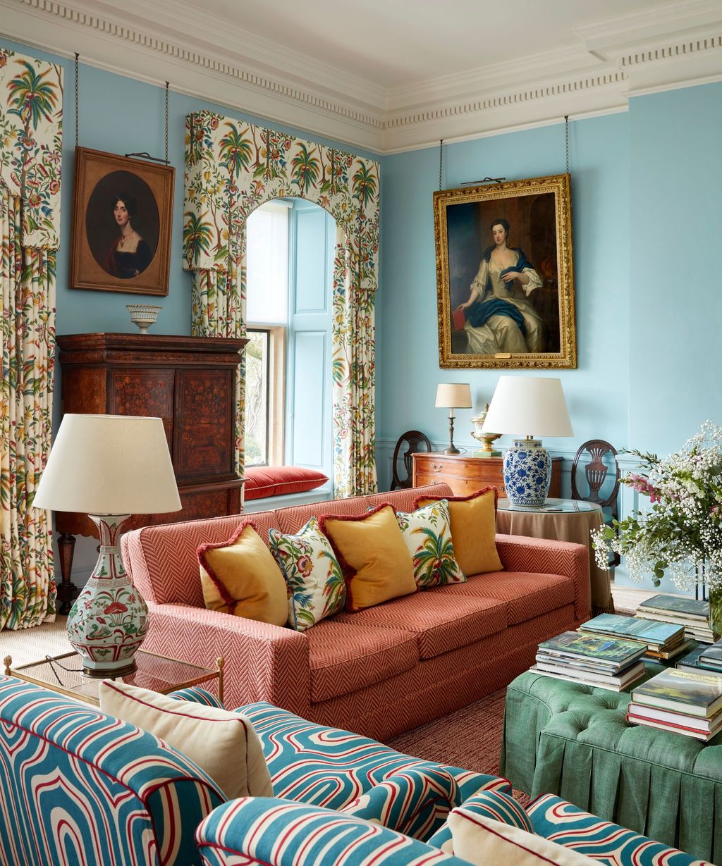 What is English country decor?