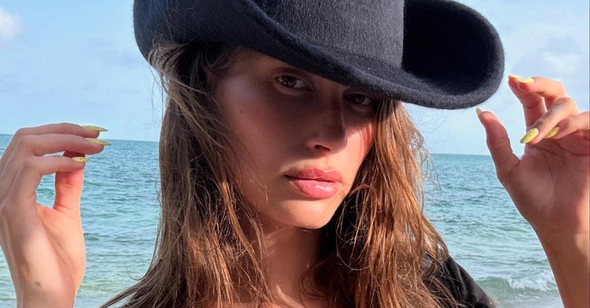Celebs Love “Limoncello” Nails for Summer 2025—Here’s Proof