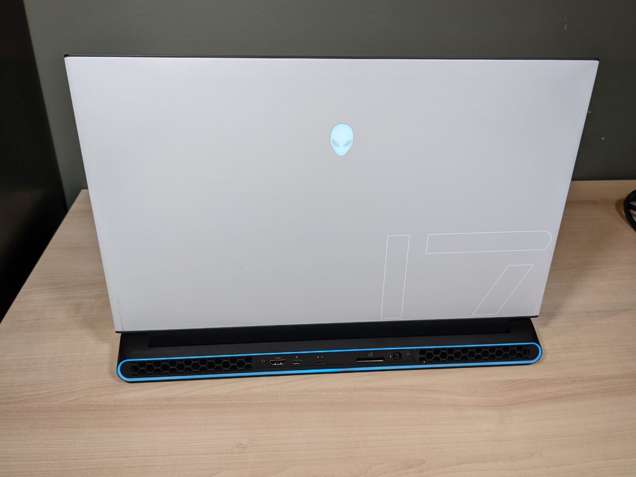 Alienware m17 R4