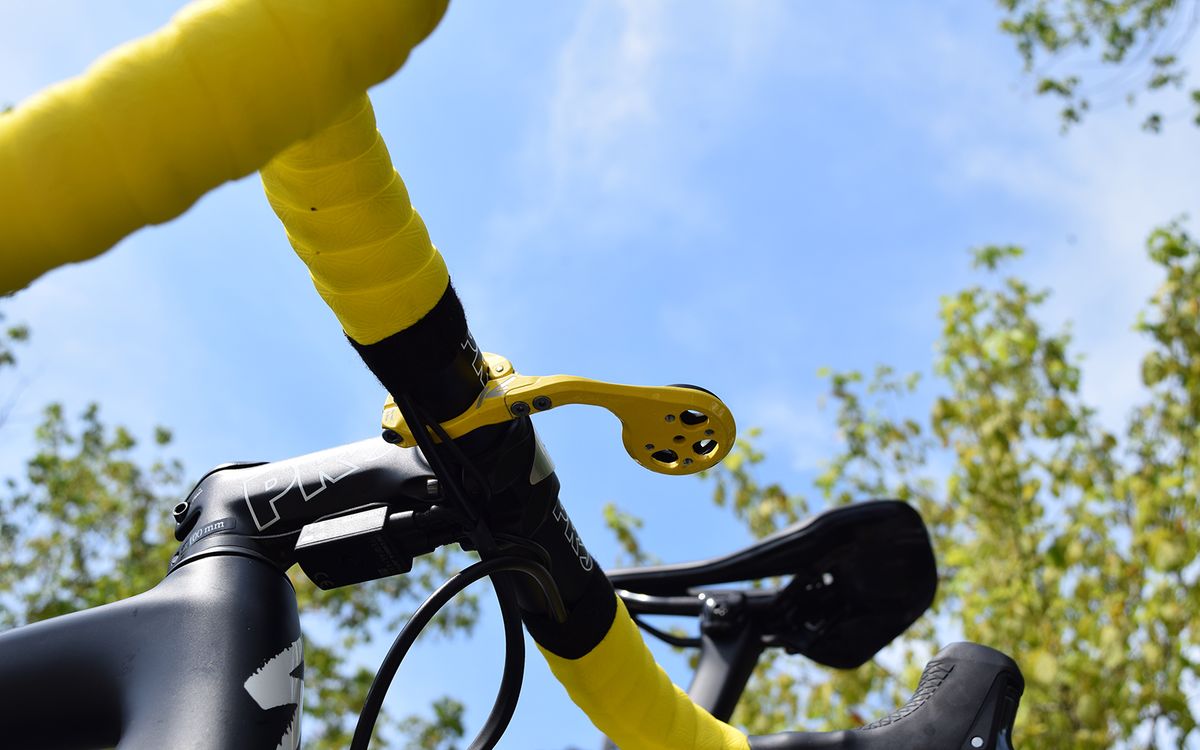 K-Edge have also provided the mid-point race leader with a special yellow out-front computer mount